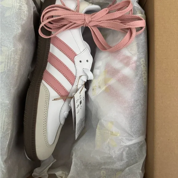 Adidas Samba Women's White and Pink Sneakers - Picture 4 of 5